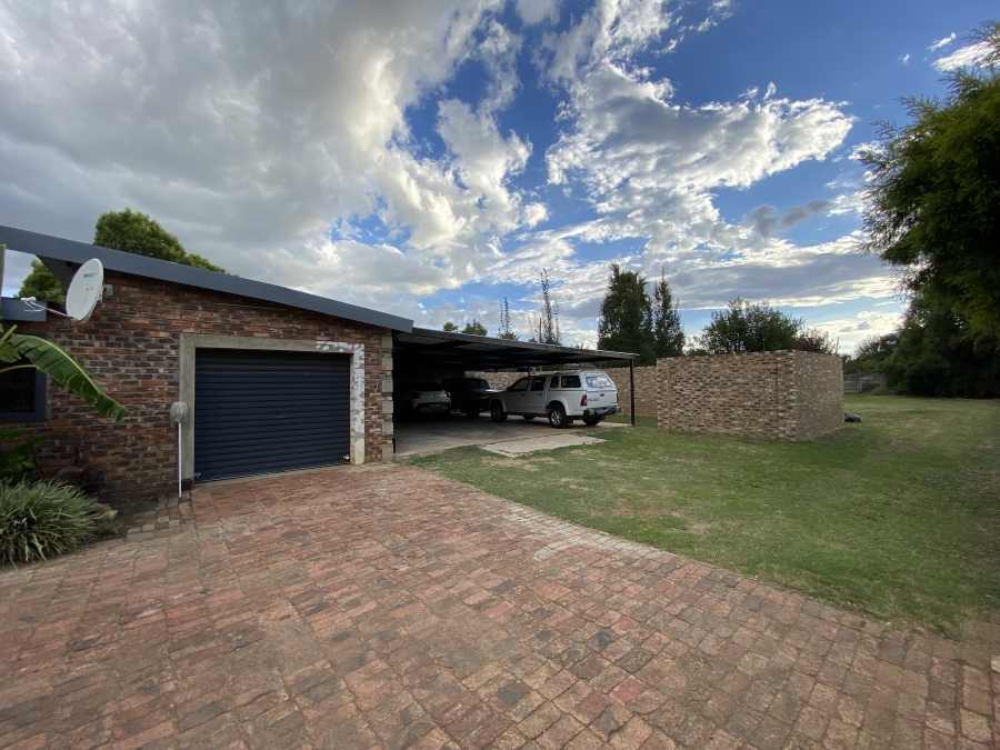 3 Bedroom Property for Sale in Miederpark North West